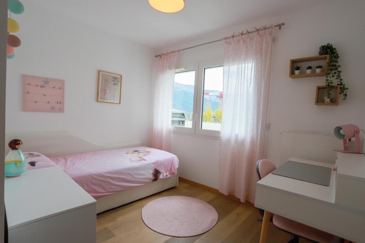 Le Bleu Du Lac: Lakeside Serenity with Private Parking Annecy Exterior photo