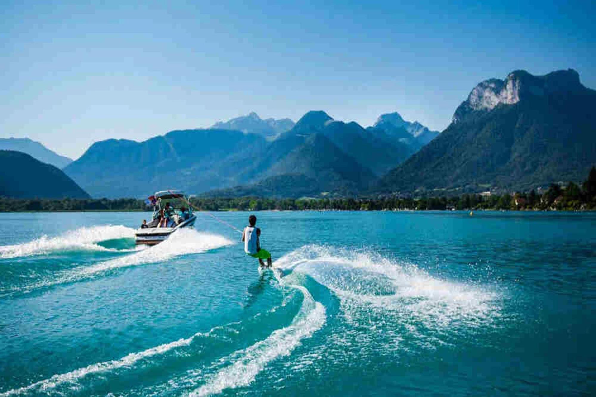 Le Bleu Du Lac: Lakeside Serenity with Private Parking Annecy Exterior photo